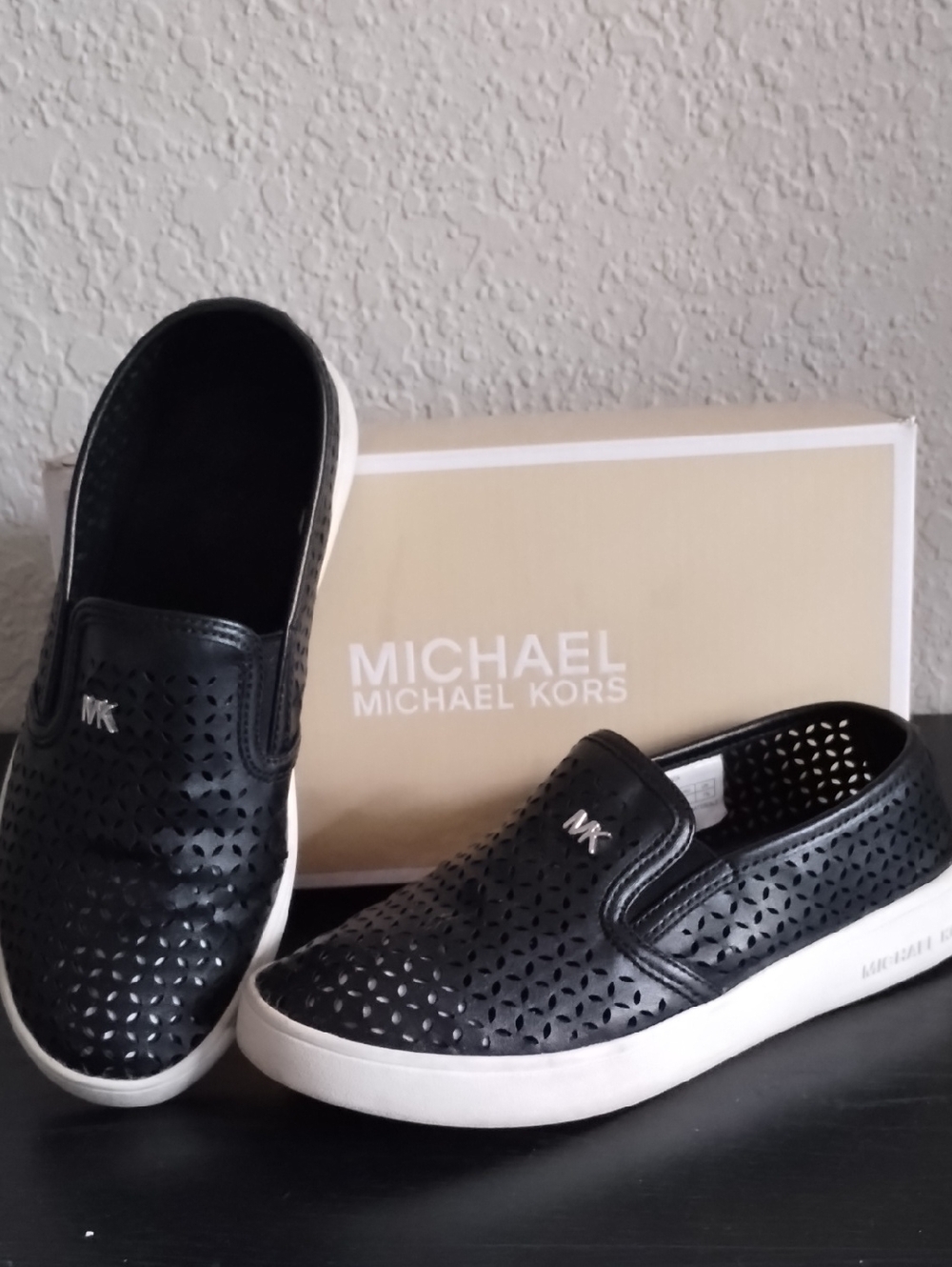 Michael Kors "Jem Olivia" Slip On Casual Shoes Sz 2 Euro 33